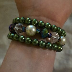 Elegant Green Beaded Bracelet